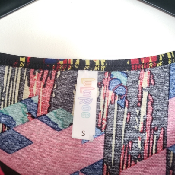 Lularoe Pattern Top - Picture 3 of 3